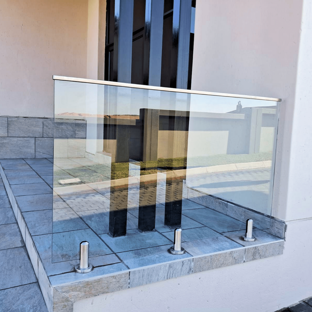 Top-fixed-glass-and-stainless-toprail-2 Top glass balustrade